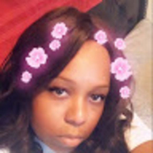 Meet your Posher, Stephanie - Picture 1 of 1